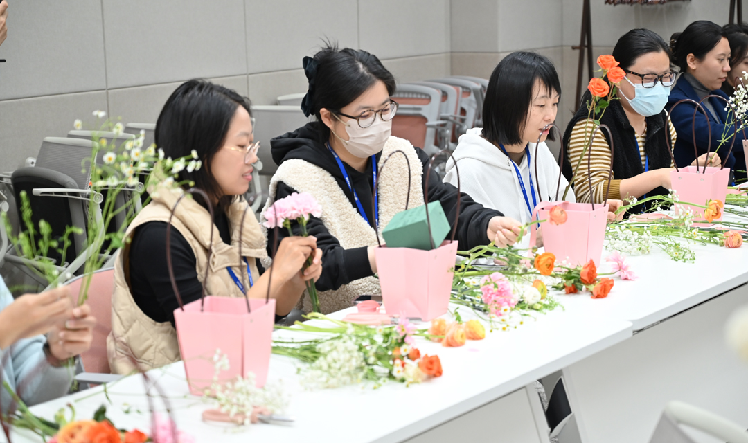 三八妇女节插花活动
